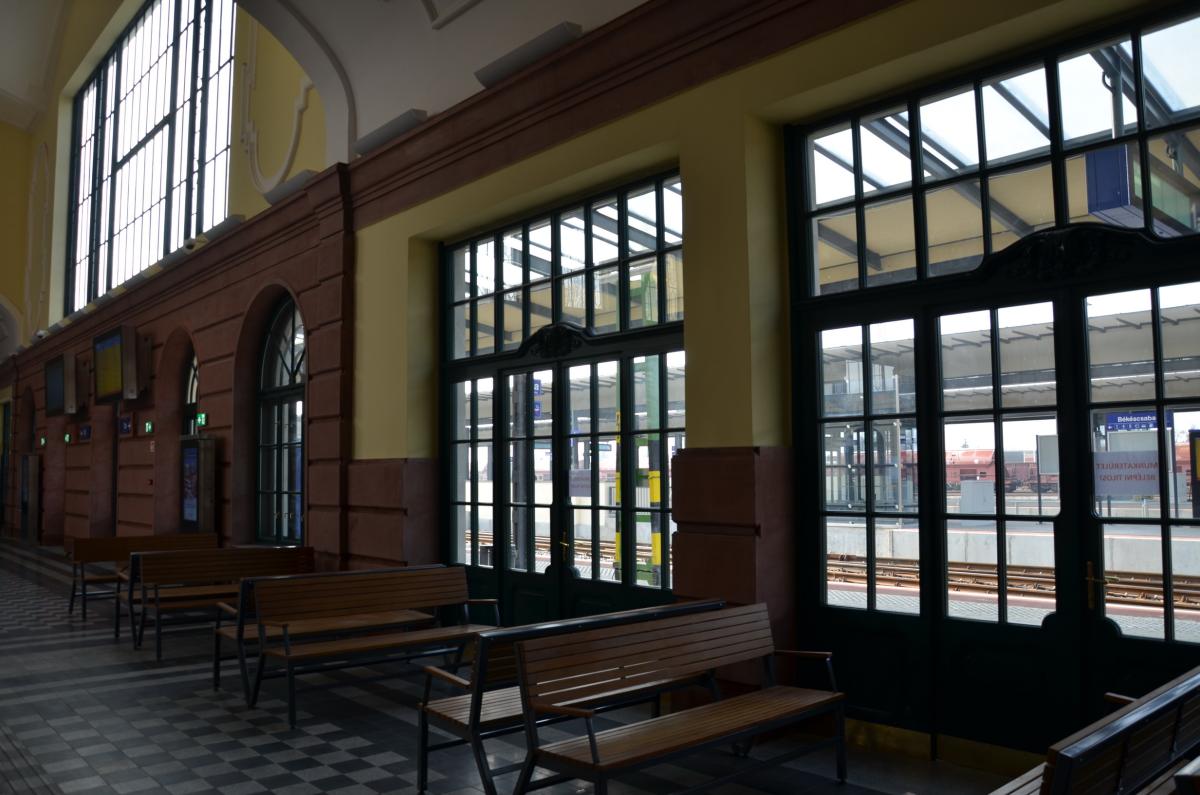A békéscsabai vasútállomás felújítása-belső terek