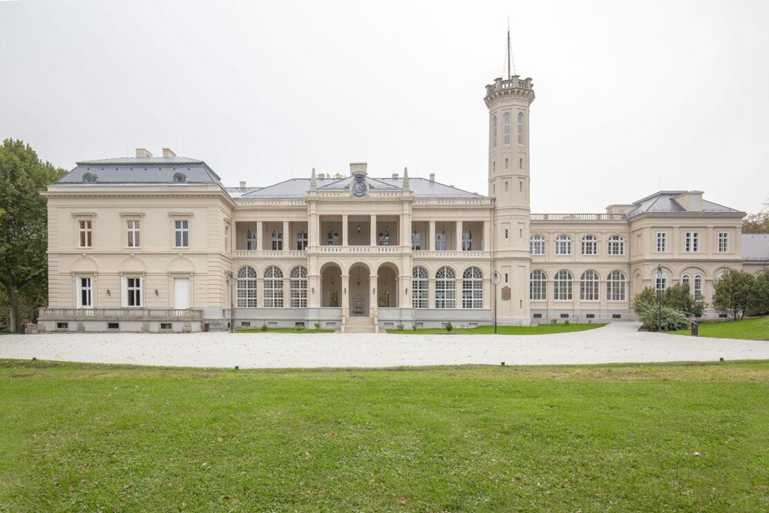 Renovierung des Schlosses Károlyi in Füzérradvány