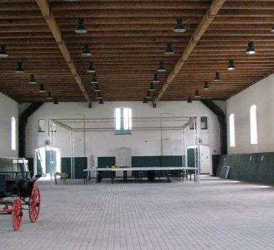 Riding hall and stable in Kisbér
